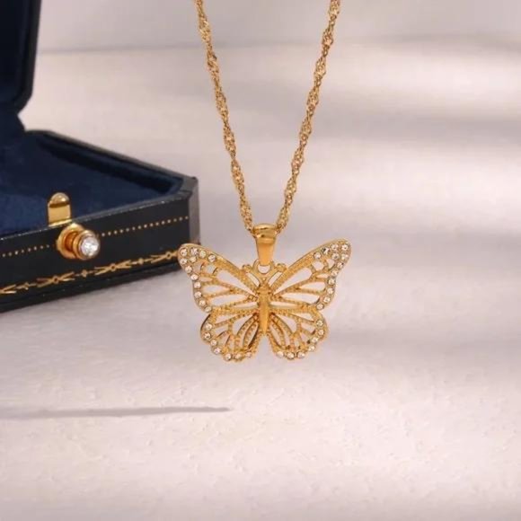 New Butterfly 18K Gold Hollow Out Pendant Necklace, NICE NECKLACE, CUTE NECKLACE - Picture 4 of 6